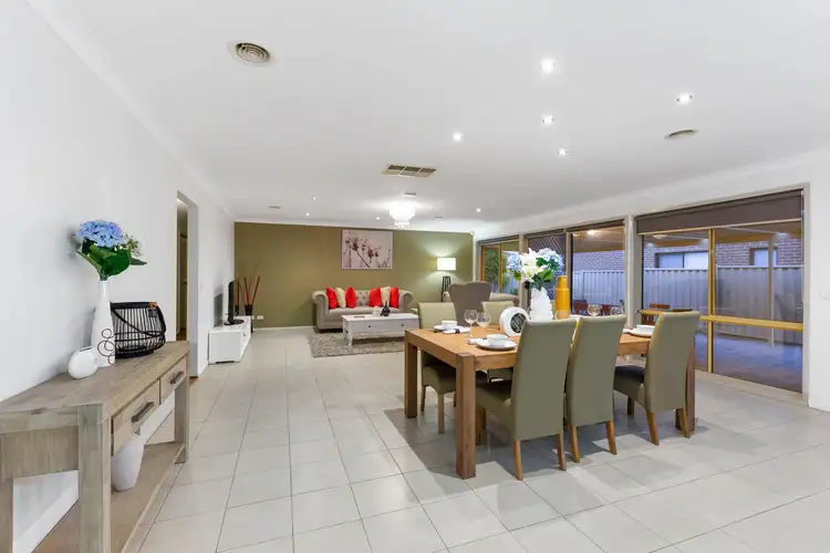 Sixth view of Homely house listing, 18 Bowman Court, Taylors Hill VIC 3037