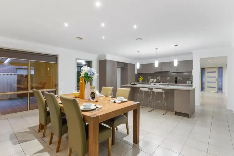 Seventh view of Homely house listing, 18 Bowman Court, Taylors Hill VIC 3037