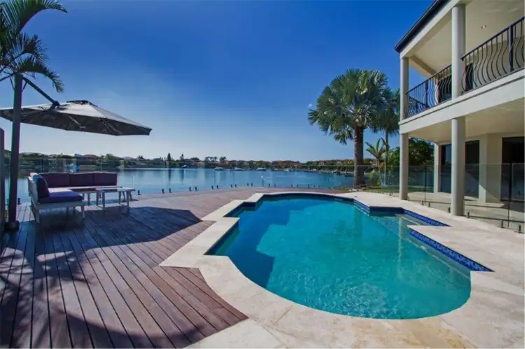 4 Calmwater Crescent, Helensvale QLD 4212