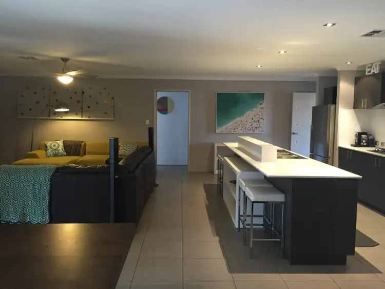 279 Peelwood Parade, Halls Head WA 6210