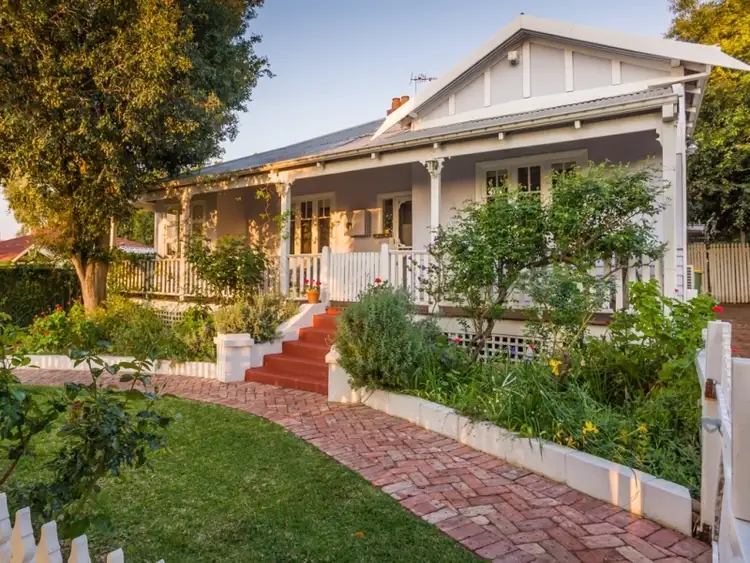 5 Stuart Street, Greenmount WA 6056