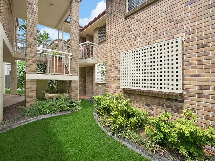 2/30 WILTON TERRACE, Yeronga QLD 4104
