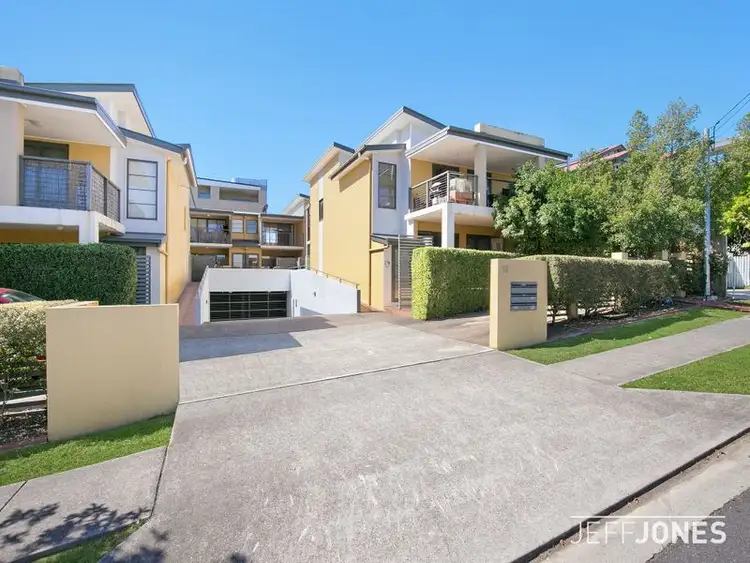 8/10 AMELIA STREET, Coorparoo QLD 4151