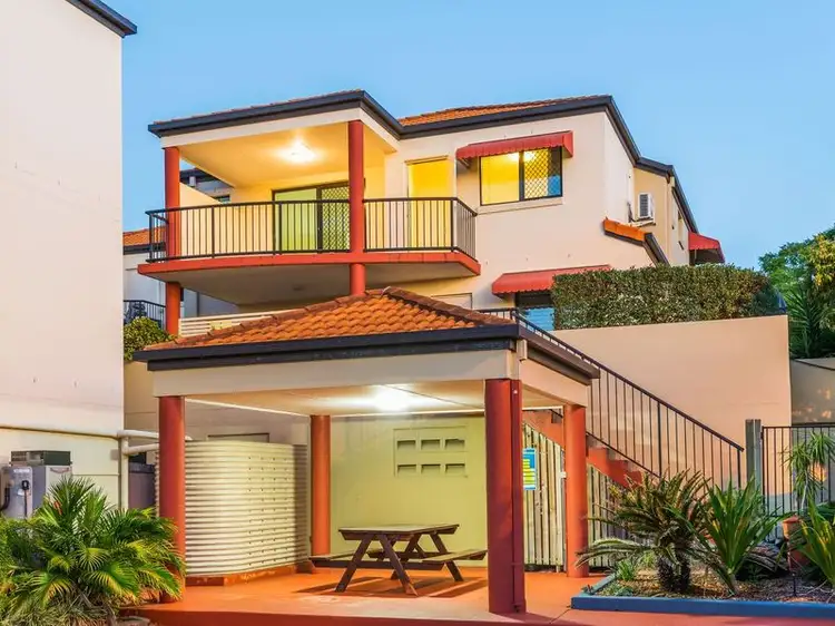 28/15 Dansie Street