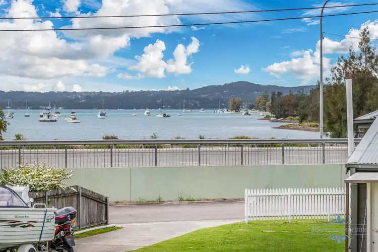 15 Lake Crescent, Teralba NSW 2284
