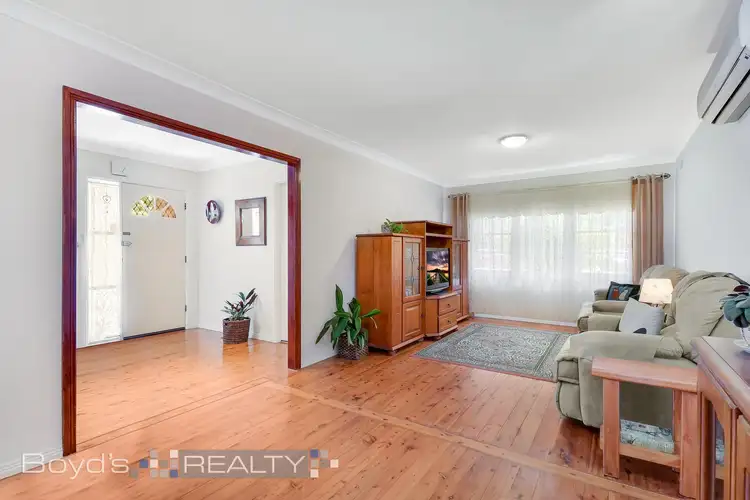 11 Chaseling Ave, Springwood NSW 2777