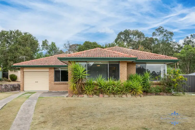 7 Knoll Crescent