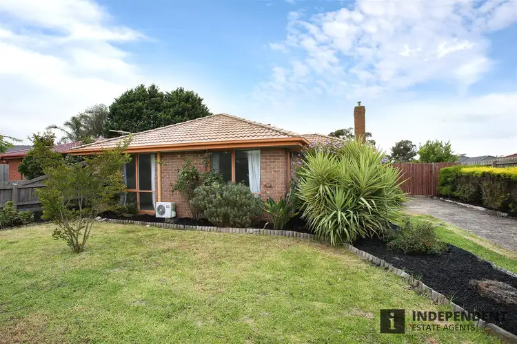 4 Mulberry Court, Cranbourne North VIC 3977