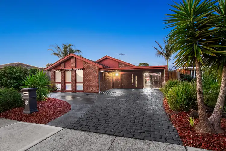 7 Akma Court, Taylors Lakes VIC 3038
