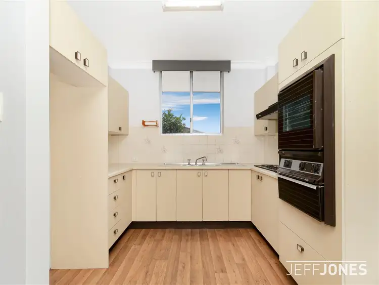 Sixth view of Homely unit listing, 4/99 Earl Street, Greenslopes QLD 4120