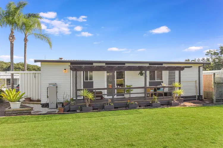 4 Third Avenue, Green Point NSW 2251