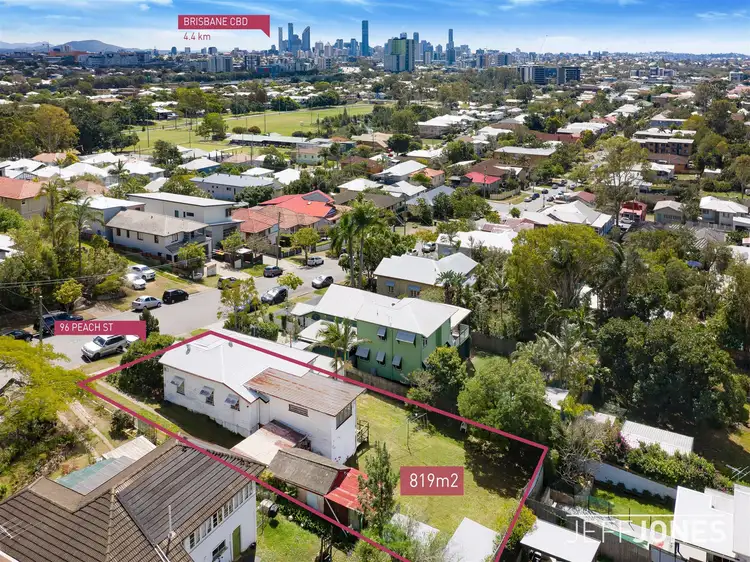 96 Peach Street, Greenslopes QLD 4120