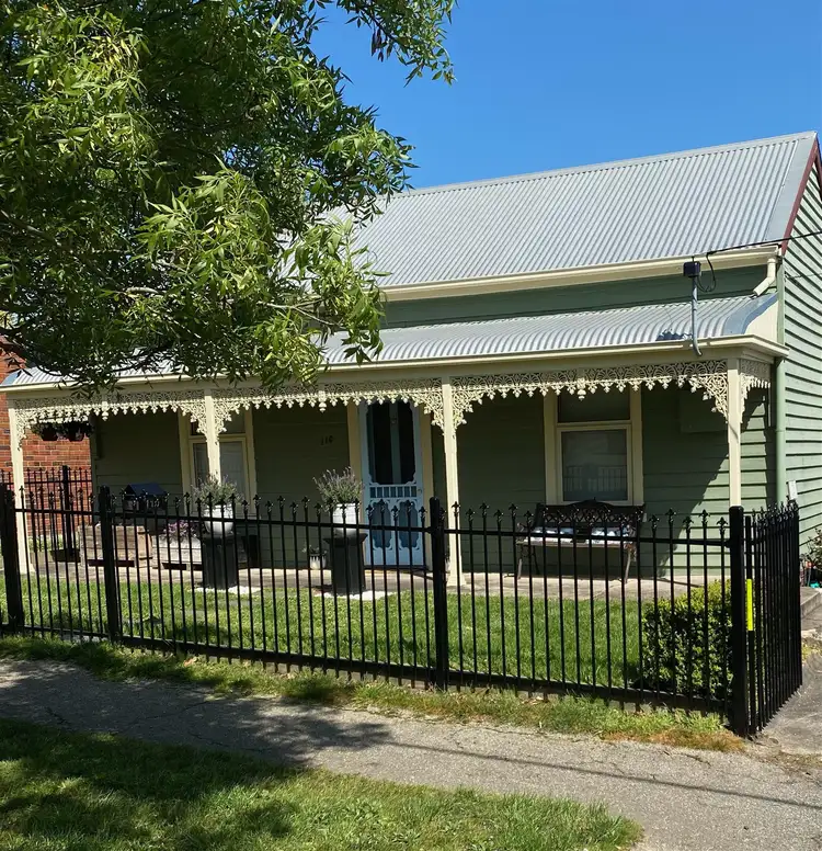 110 Chisholm St, Soldiers Hill VIC 3350