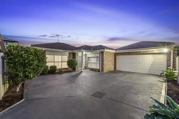 2/17 Adams Street, St Albans VIC 3021