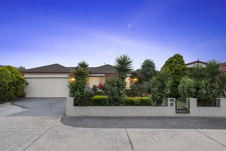 13 Wood Grove, Burnside VIC 3023