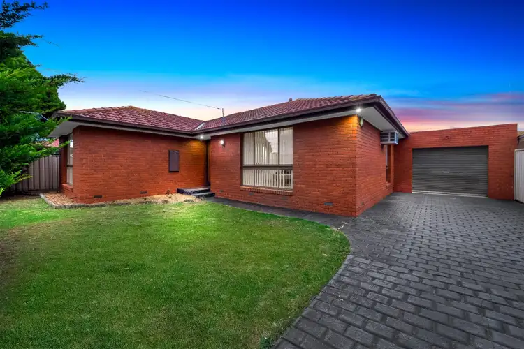 9 Aldergate Crescent, Kings Park VIC 3021