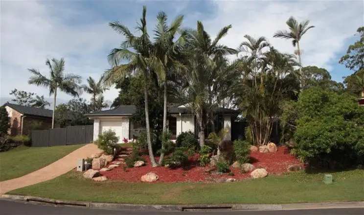 4 Edgeworth Place, Helensvale QLD 4212
