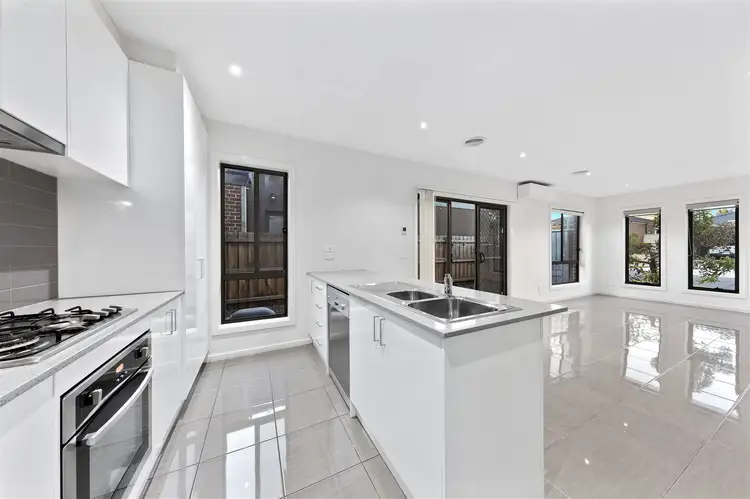 Sixth view of Homely house listing, 10 Mountbatten Way, Sydenham VIC 3037