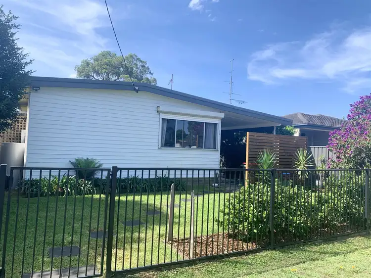 39 Dunalban Avenue, Woy Woy NSW 2256