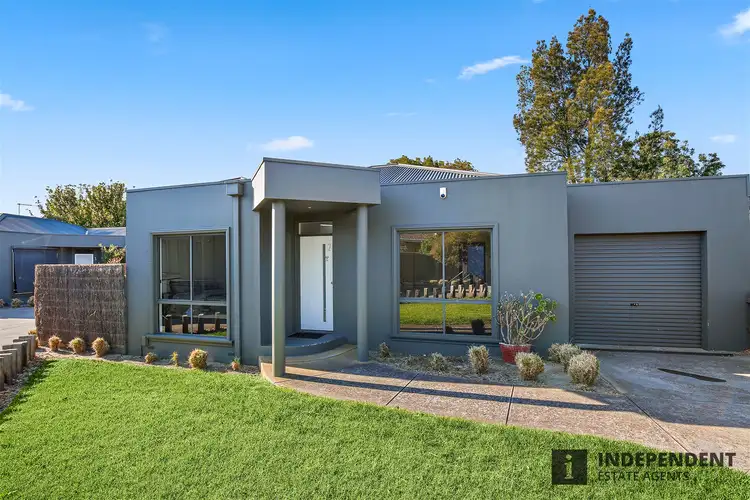 Main view of Homely unit listing, 2/6 Alvina Court, Frankston VIC 3199