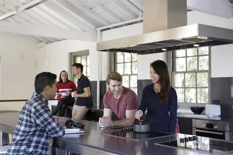 Gate 2/1 High Street