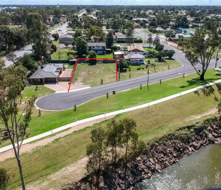 21 Anzac Avenue, Tocumwal NSW 2714