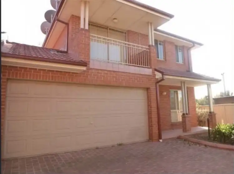 Main view of Homely townhouse listing, 5/9-11 Weir Cres, Lurnea NSW 2170