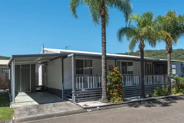 64 Second Avenue, Green Point NSW 2251