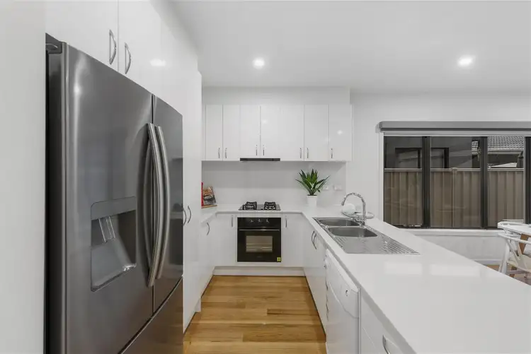 Fifth view of Homely house listing, 100 Allenby Road, Hillside VIC 3037