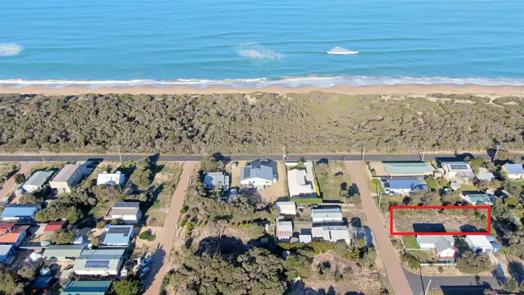 7 Wave Cap Court, Golden Beach VIC 3851