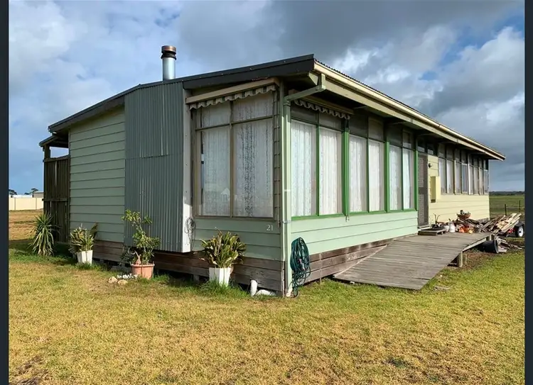 21 Ellen Avenue, Seaspray VIC 3851