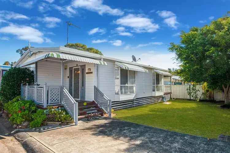 30 First Avenue, Green Point NSW 2251