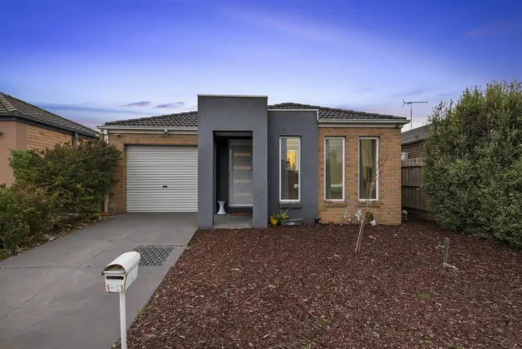 1/11 Glenfield Avenue, Melton West VIC 3337