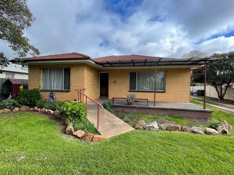 13 Murray Street, Oaklands NSW 2646
