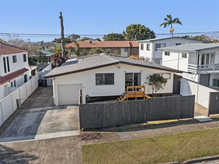 5 Brookside Rd, Labrador QLD 4215