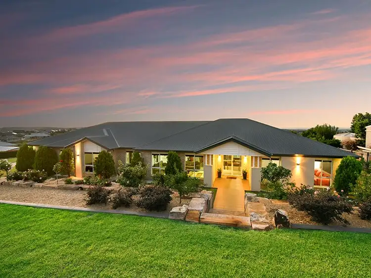 16 Mountview Court, Highfields QLD 4352