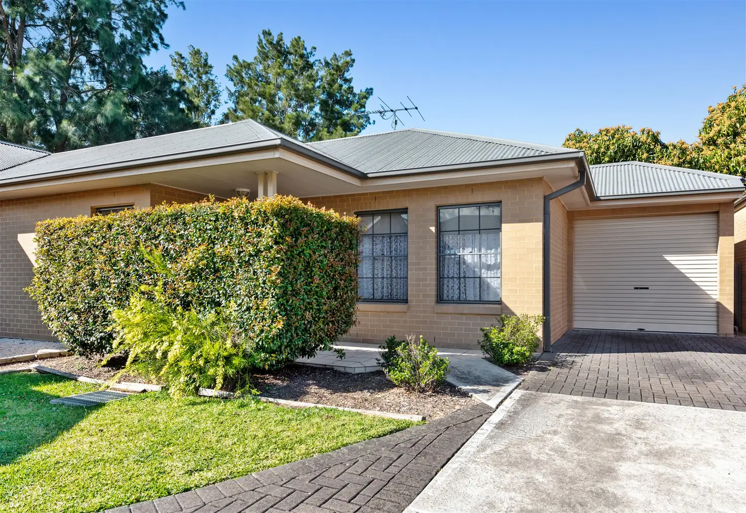 Main view of Homely villa listing, 4/11 Cumberland Street, Teralba NSW 2284