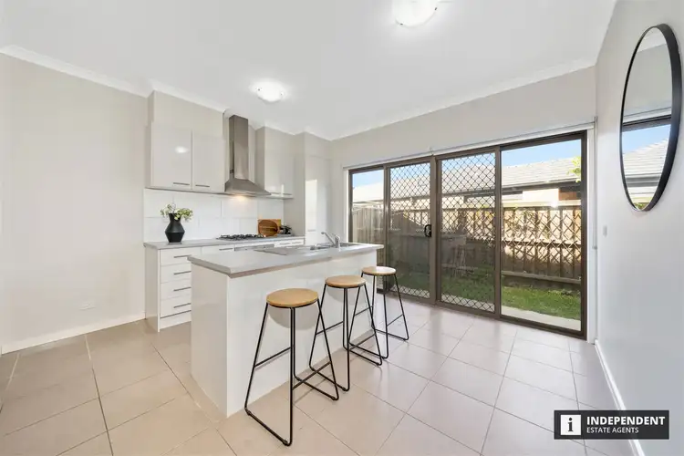 Sixth view of Homely house listing, 31 Zeta Circuit, Cranbourne North VIC 3977