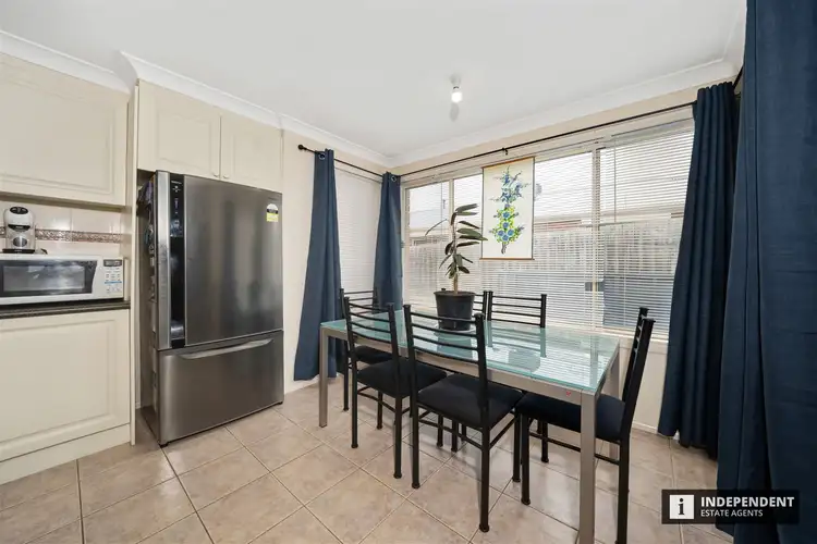 Fifth view of Homely house listing, 8 Evergreen Court, Cranbourne North VIC 3977