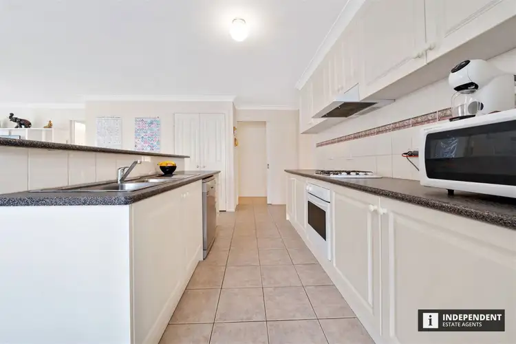 Sixth view of Homely house listing, 8 Evergreen Court, Cranbourne North VIC 3977
