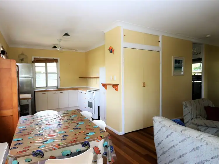Sixth view of Homely house listing, 2 Cypress St, Coochiemudlo Island QLD 4184