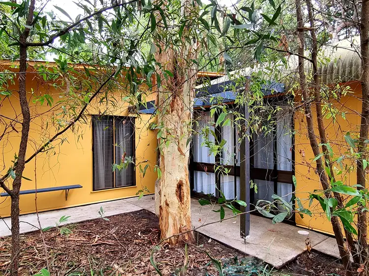 29 James St, Coochiemudlo Island QLD 4184