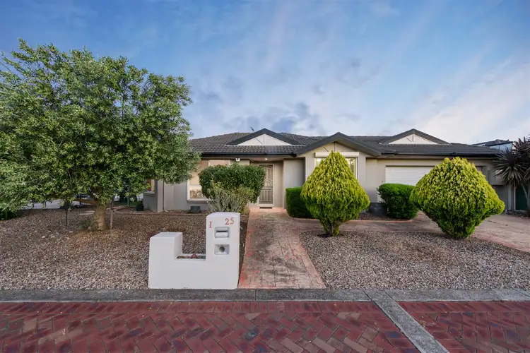 1/25 Marylou Court, Delahey VIC 3037