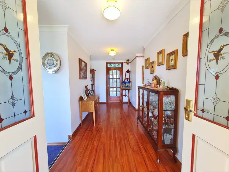 Third view of Homely house listing, 5 Lakehill Gardens, Edgewater WA 6027