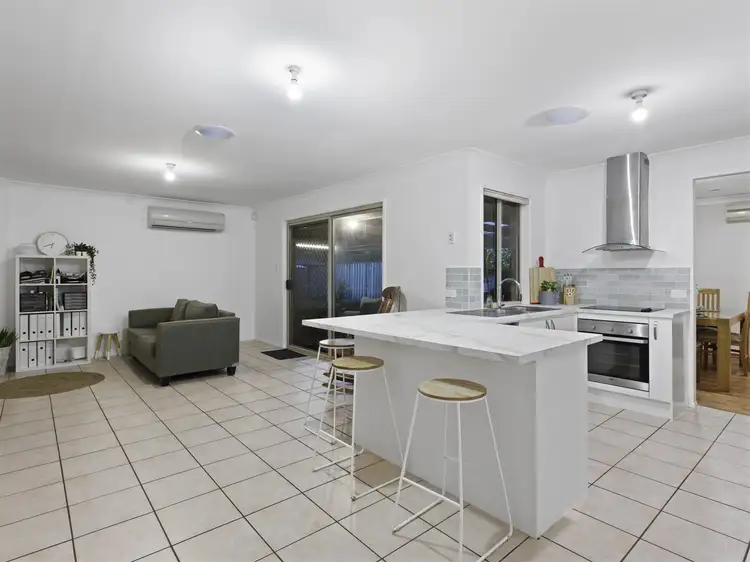 8 Riley Court, Windaroo QLD 4207