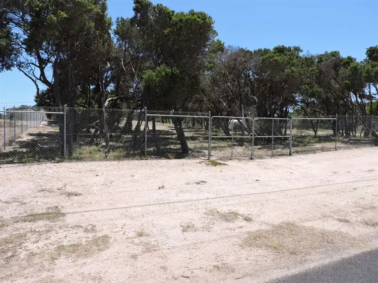 262-264 Shoreline Drive, Golden Beach VIC 3851