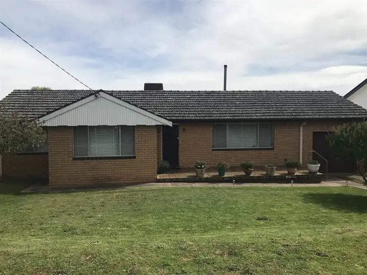 5 Memagong Street, Young NSW 2594