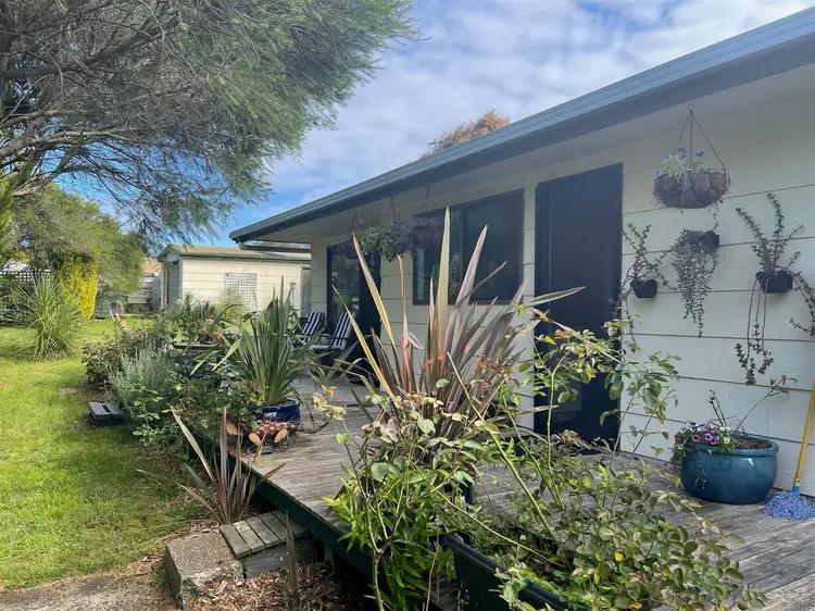 1 Seabreeze Avenue, Golden Beach VIC 3851