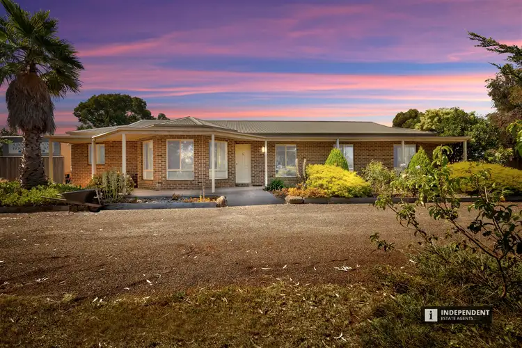 81 Killarney Dr, Melton VIC 3337