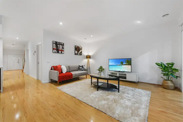 Fifth view of Homely house listing, 2 Murchison Place, Caroline Springs VIC 3023